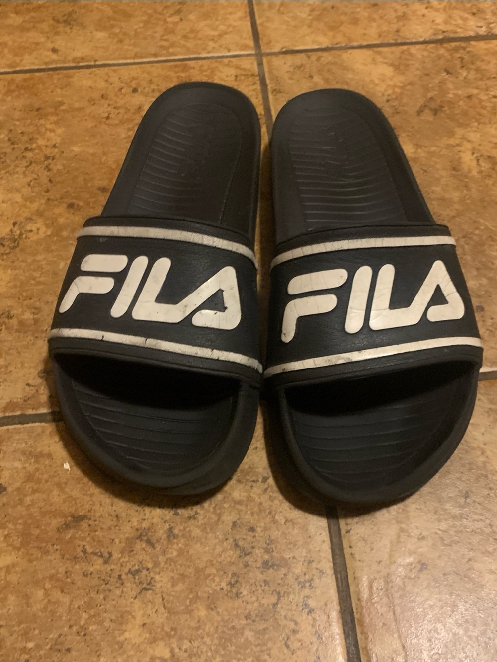 Fila slides beaters